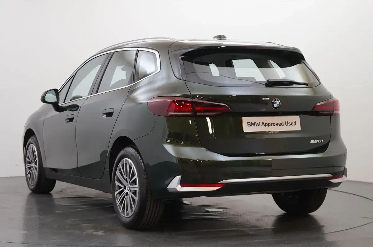 Used BMW 220 Luxury Line 168 HP (123 kW) 2025 Green MPV