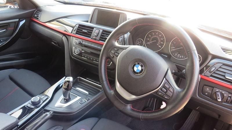 Usado BMW 316 Sport Line 2012 Rojo Berlina