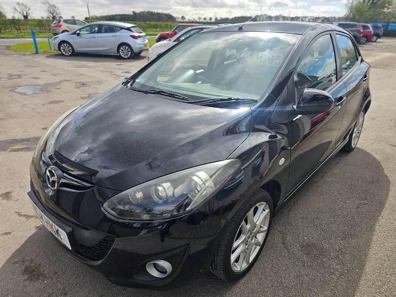 Begagnad Mazda 2 Inclusive 102 HK (75 kW) 2011 Svart Halvkombi