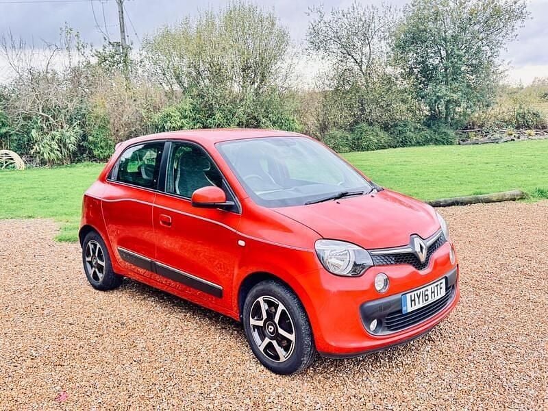Red Used 2016 Renault Twingo Dynamique Hatchback | £4,000 (Good price) - Image 1/4