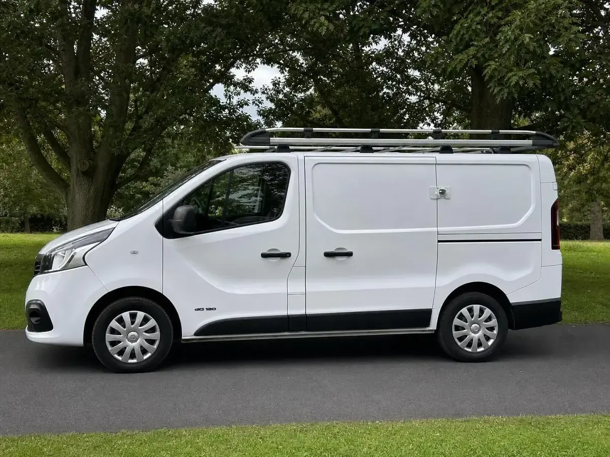 Used Renault Trafic Business 2017 White MPV