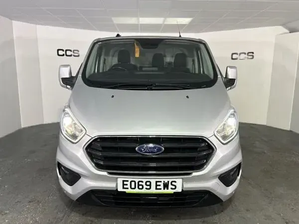 Used Ford Transit Custom Limited 130 HP (95 kW) 2019 Silver Van