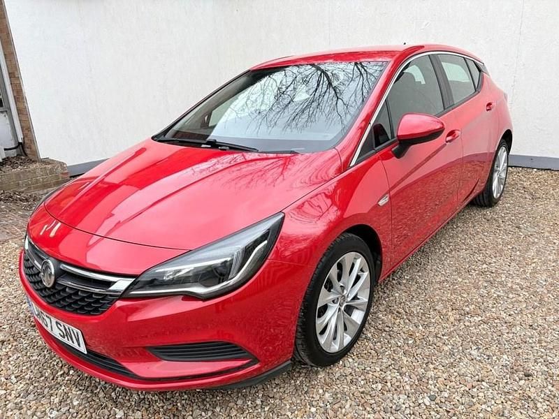 Used Vauxhall Astra 125 HP (91 kW) 2017 Red Hatchback