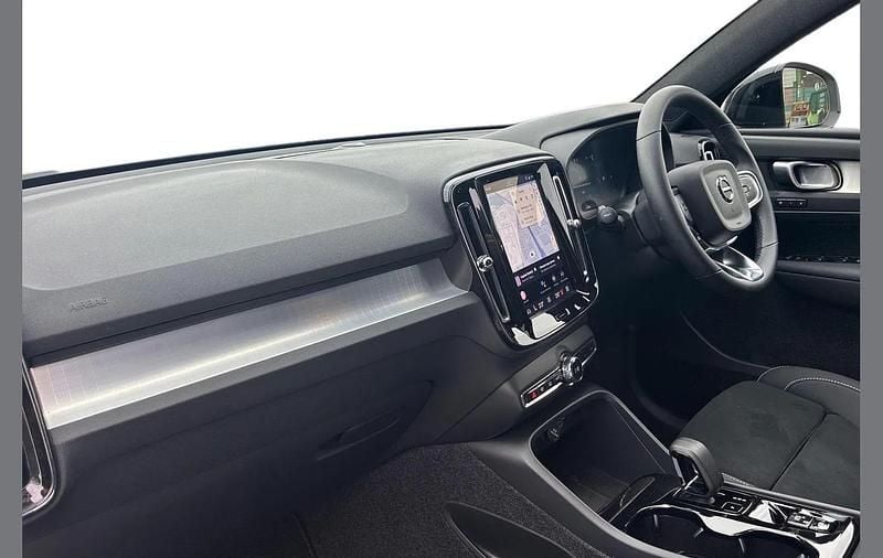 Used Volvo XC40 Plus 194 HP (142 kW) 2025 White SUV