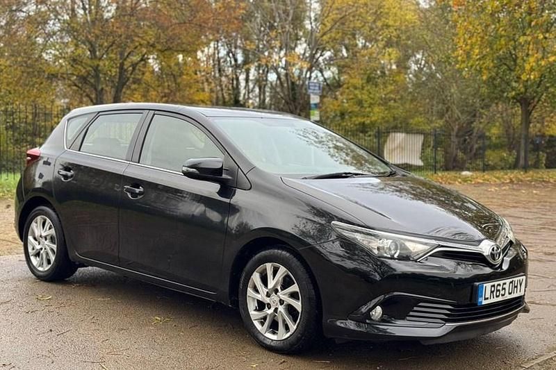 Used Toyota Auris 116 HP (85 kW) 2015