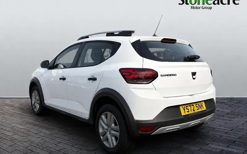 Used Dacia Sandero Essentiel 91 HP (66 kW) 2022 White Hatchback
