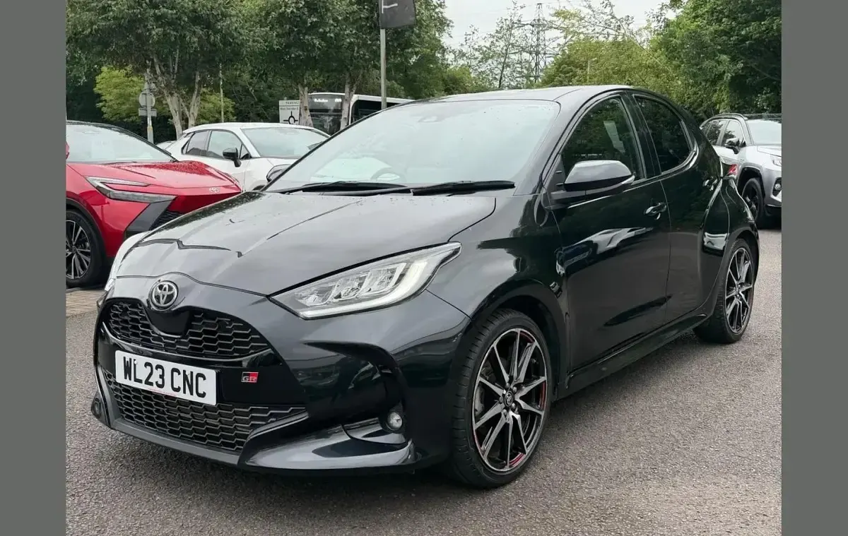Used Toyota Yaris Sport 113 HP (83 kW) 2023 Black Hatchback