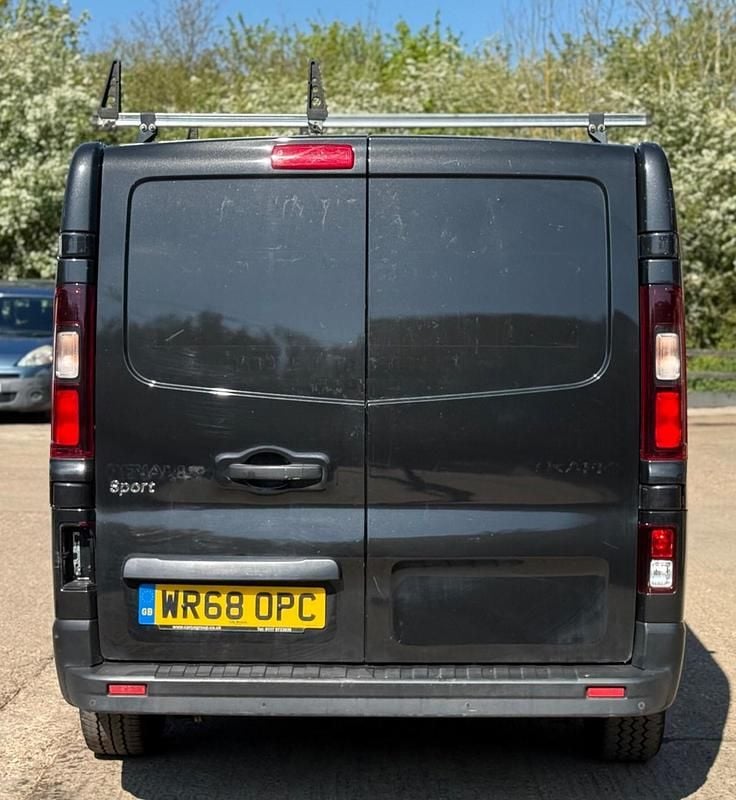 Begagnad Renault Trafic 2018 Svart Minibuss