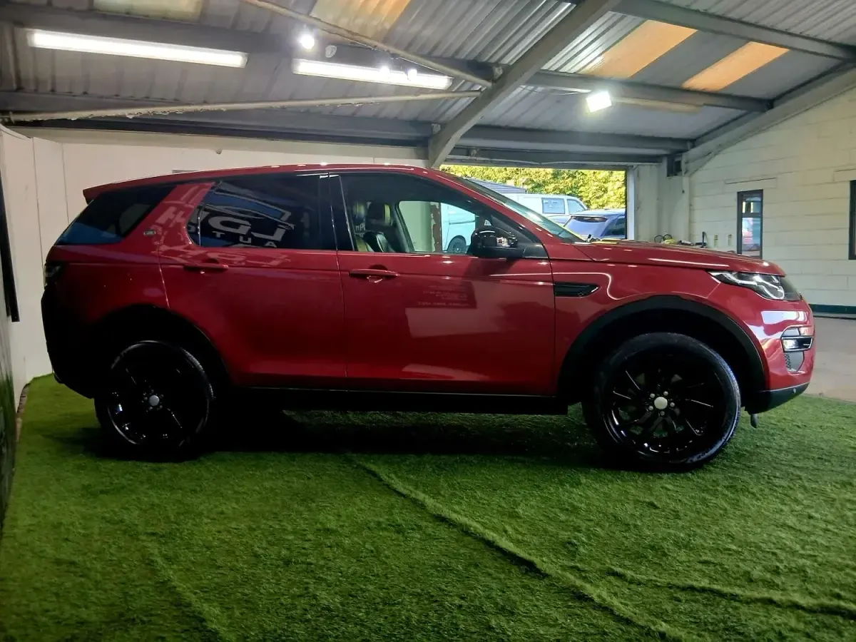 Used Land Rover Discovery Sport SE 180 HP (132 kW) 2017 Red SUV