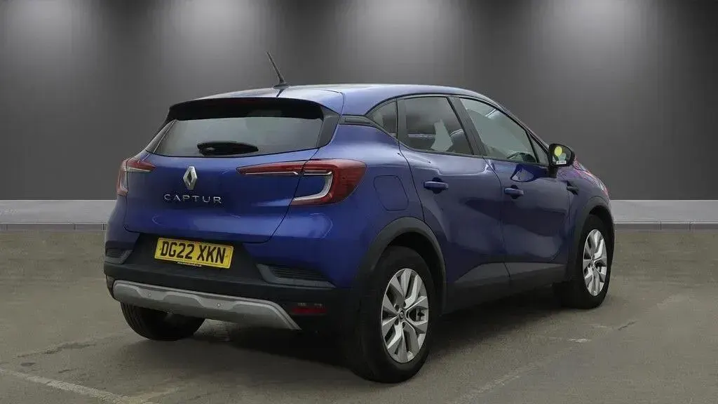 Used Renault Captur Iconic 140 HP (102 kW) 2021 Blue SUV