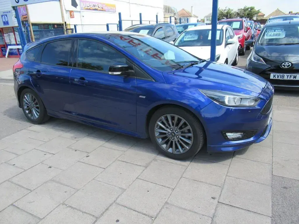Used Ford Focus ST-Line 2017 Blue Hatchback