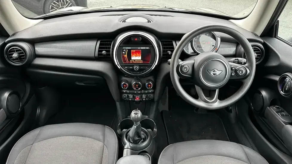 Used Mini Cooper Classic 134 HP (98 kW) 2018 Grey Hatchback