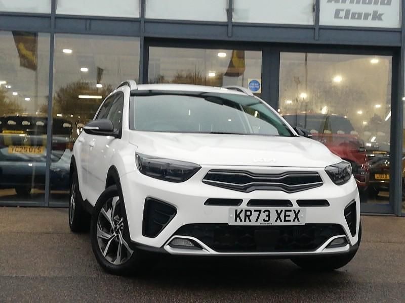 Used Kia Stonic GT-Line 99 HP (72 kW) 2023 White SUV