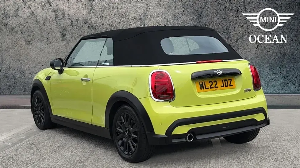 Used Mini Cooper Classic 134 HP (98 kW) 2022 Yellow Hatchback