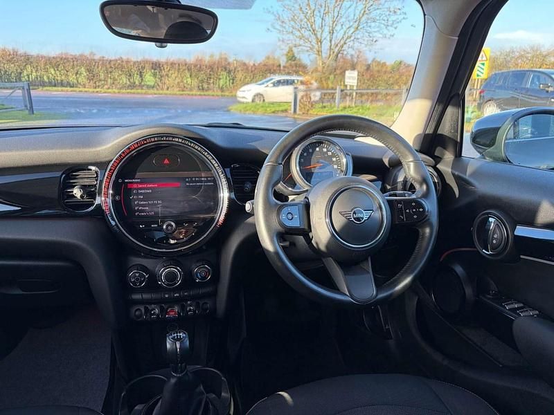 Begagnad Mini Cooper Classic 2021 Grå Halvkombi