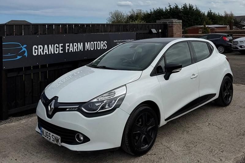 Used Renault Clio IV Dynamique 75 HP (55 kW) 2015 White Hatchback