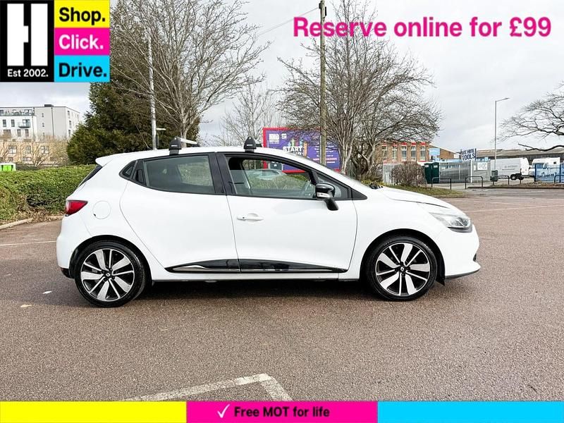 Used Renault Clio IV Dynamique 75 HP (55 kW) 2016 White Hatchback