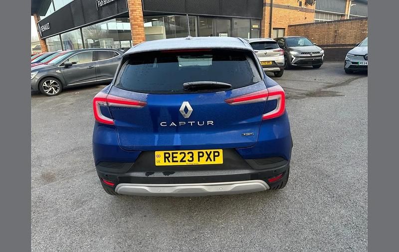 Usado Renault Captur Evolution 143 HP (105 kW) 2023 Azul SUV