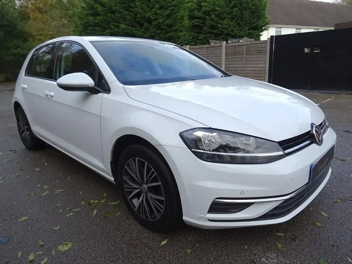 Used VW Golf VII SE 2017 White Hatchback