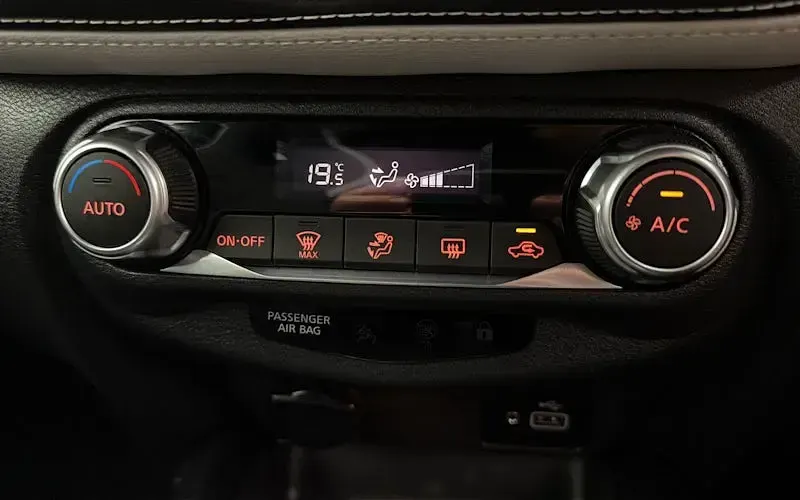 Used Nissan Juke 143 HP (105 kW) 2022 Black SUV