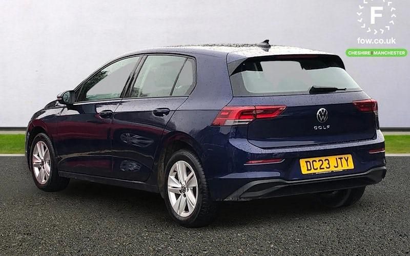 Used VW Golf VIII Life 150 HP (110 kW) 2023 Blue Hatchback