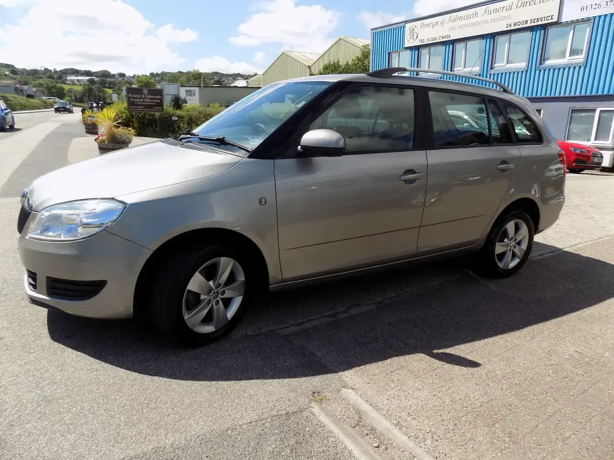 Used Skoda Fabia SE 105 HP (77 kW) 2013 Beige Estate