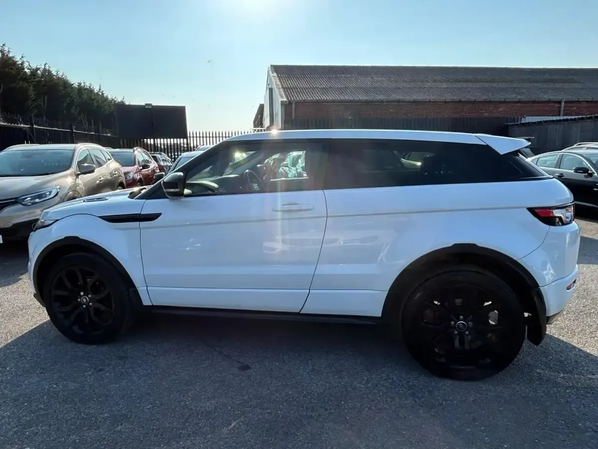 Used Land Rover Range Rover evoque Dynamic 2013 White SUV