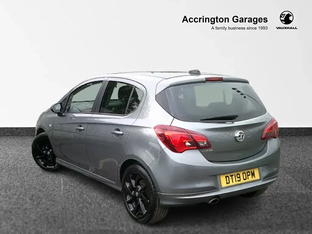 Used Vauxhall Corsa SRi 90 HP (66 kW) 2019 Satin steel grey Hatchback