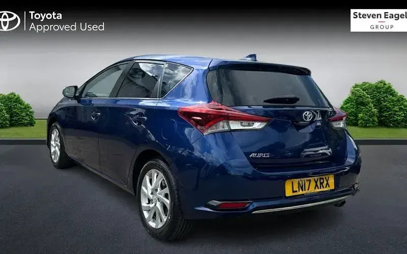 Used Toyota Auris Business Edition 116 HP (85 kW) 2017 Hatchback