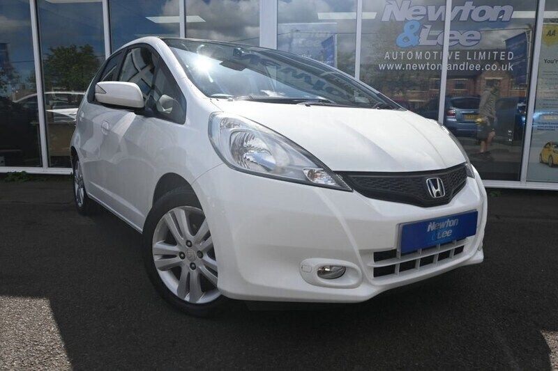 White Used 2015 Honda Jazz EX-L Hatchback | £6,600 (Good price) - Image 1/4