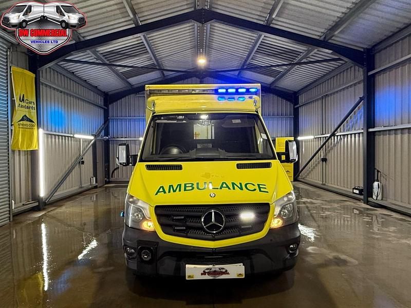 Used Mercedes Sprinter 190 HP (139 kW) 2015 Yellow Van