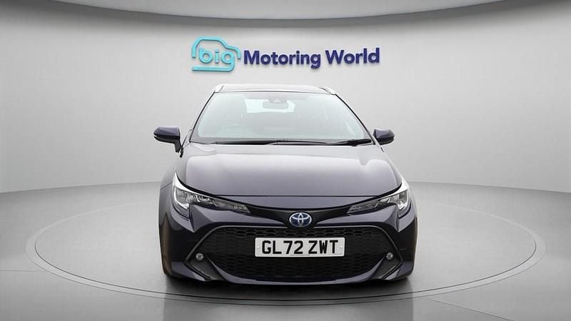Used Toyota Corolla 140 HP (102 kW) 2023 Blue Estate