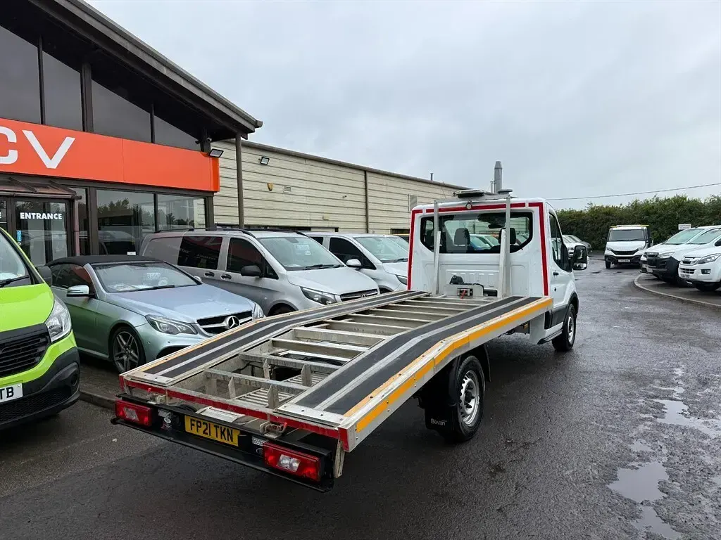 Used Ford Transit 130 HP (95 kW) 2021 White Van
