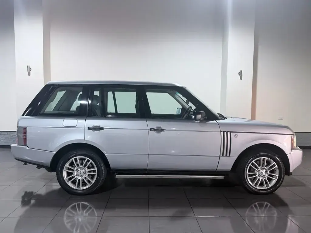 Used Land Rover Range Rover Vogue 271 HP (199 kW) 2009 Silver SUV