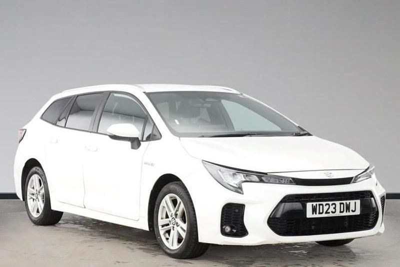 Used Suzuki Swace 140 HP (102 kW) 2023 Gloss white Estate