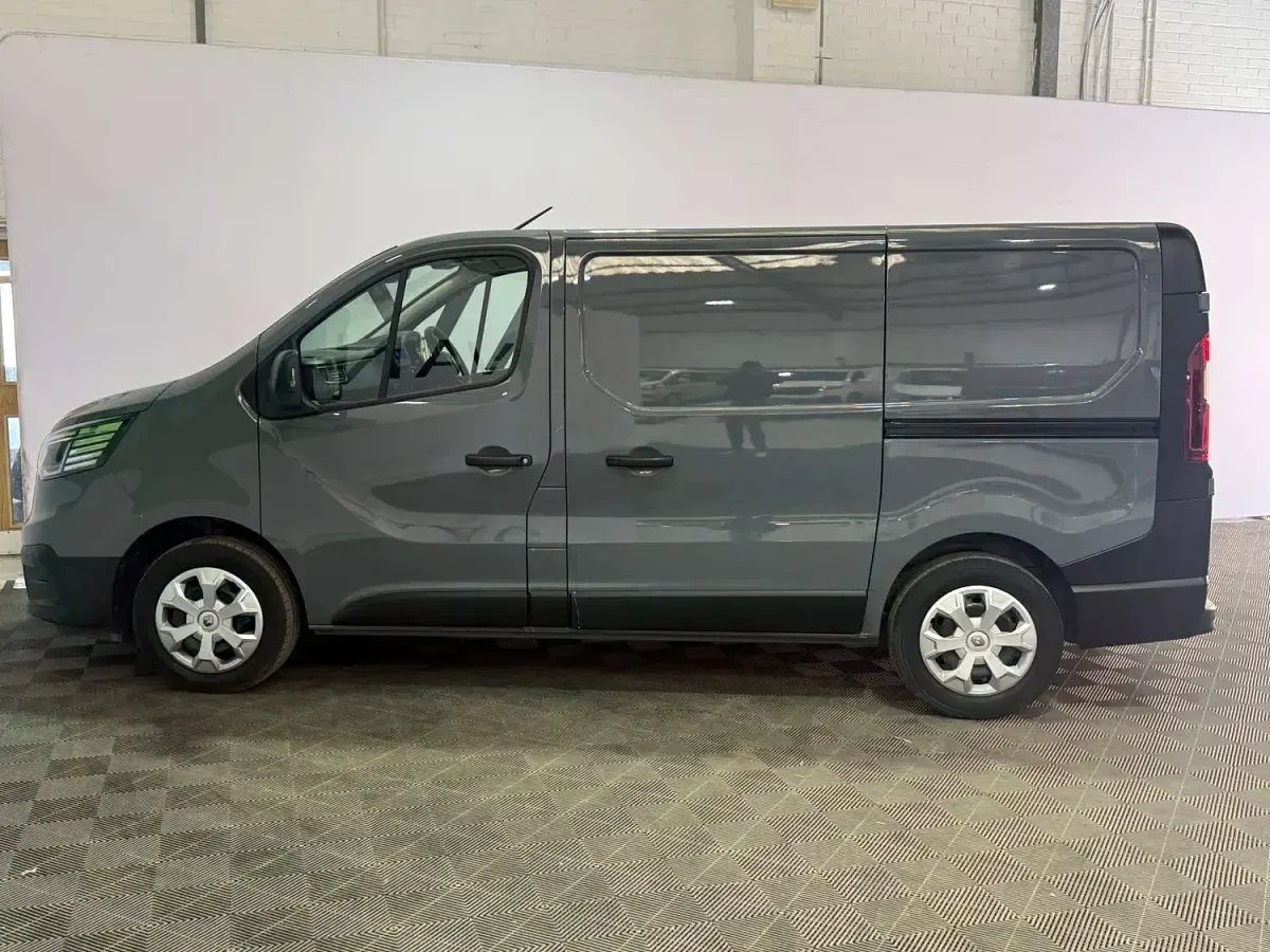 Used Renault Trafic 2023 Grey MPV