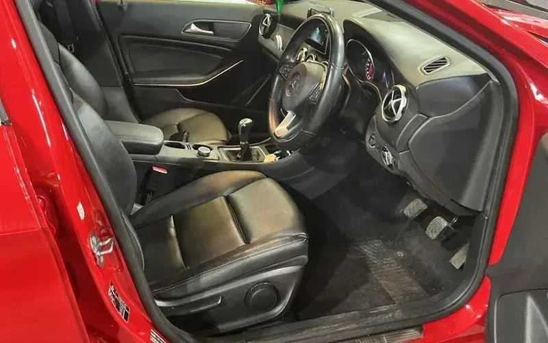 Used Mercedes GLA200 Executive 156 HP (114 kW) 2018 Red SUV