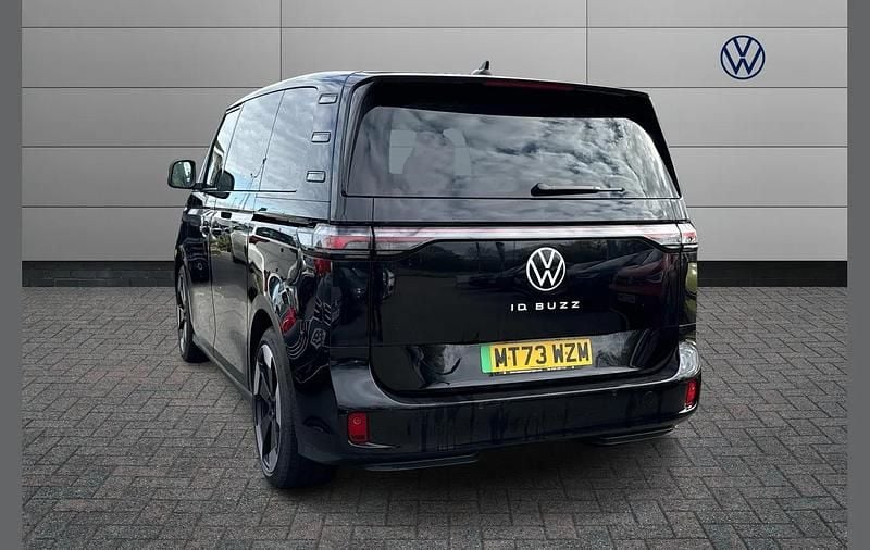 Usado VW ID. Buzz Pro 150 kW (204 HP) 2023 Preto Monovolume