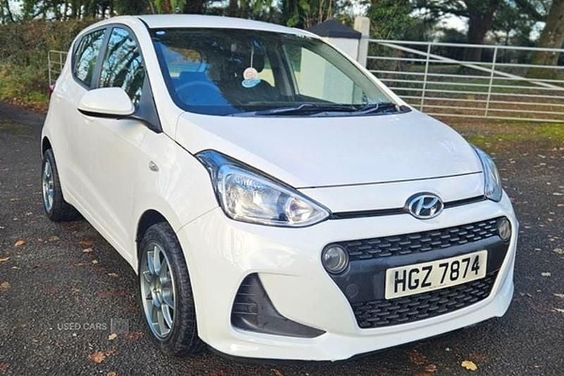 Used Hyundai i10 SE 87 HP (63 kW) 2017 White Hatchback