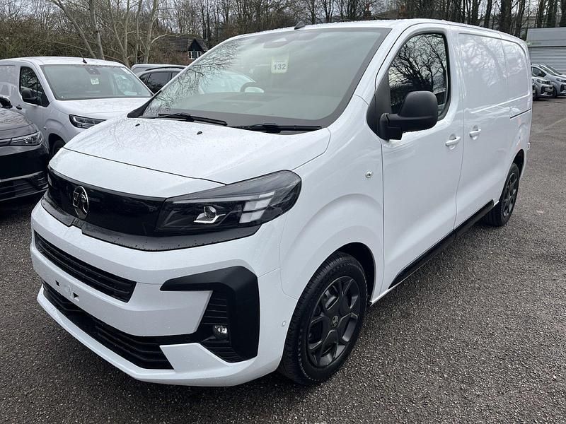 Nouă Vauxhall Vivaro S 150 CP (110 kW) 2026 Alb Monovolum