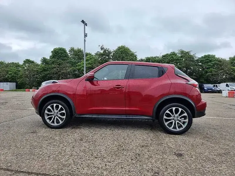 Used Nissan Juke Tekna 117 HP (86 kW) 2017 Red SUV