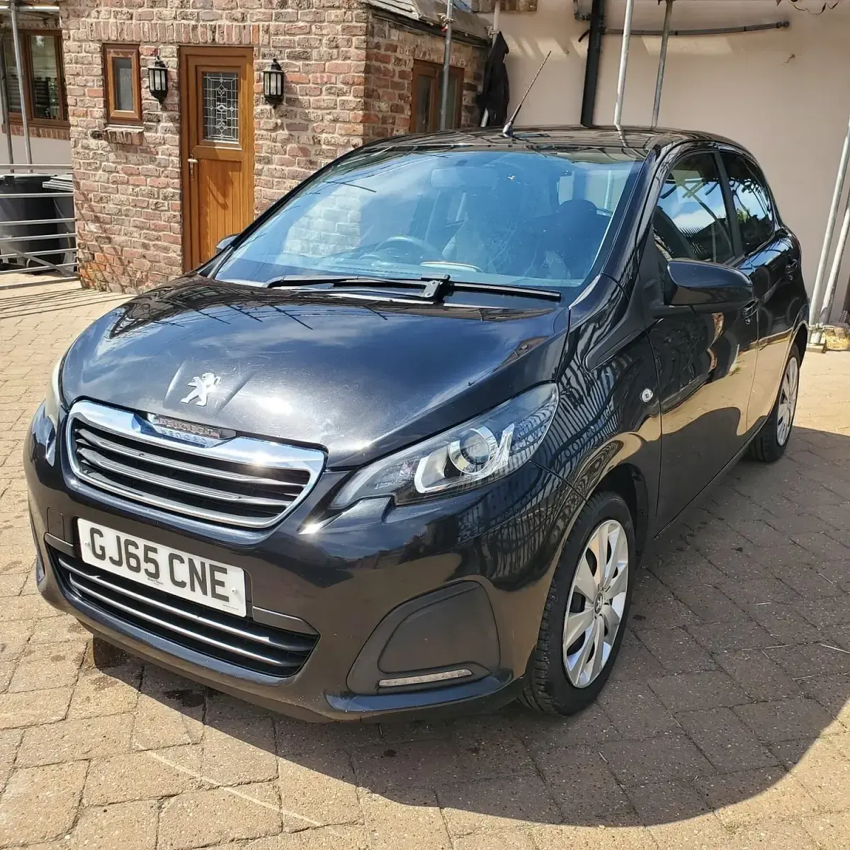 Used Peugeot 108 Active 68 HP (50 kW) 2015 Black Hatchback