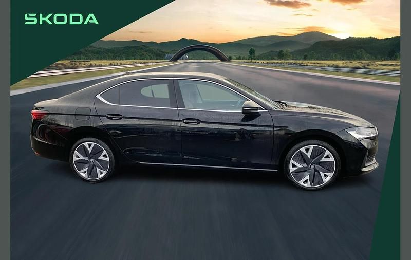 Used Skoda Superb SE L 190 HP (139 kW) 2025 Midnight black metallic Hatchback