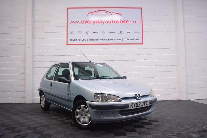 Used Peugeot 106 60 HP (44 kW) 2002 Silver Hatchback
