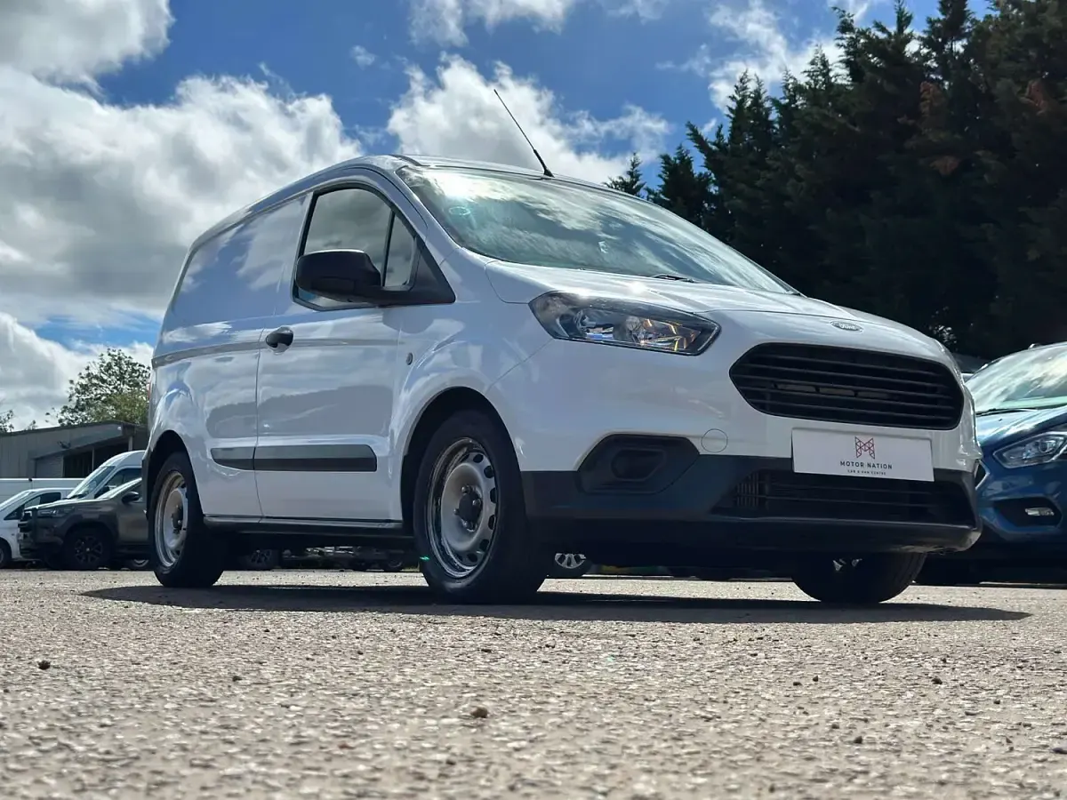 Used Ford Transit S 100 HP (73 kW) 2022 White Van
