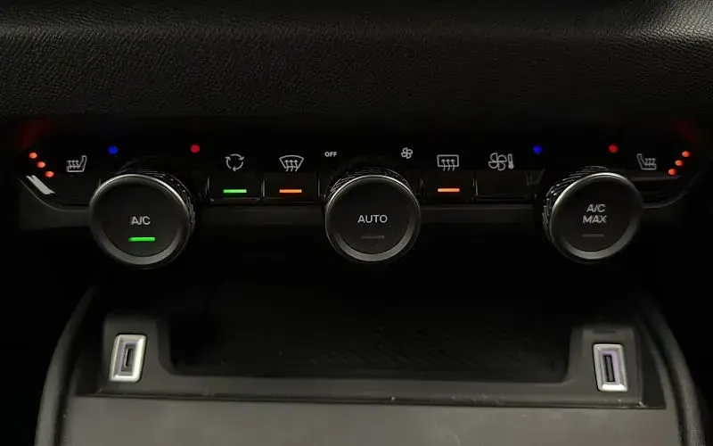 Used Citroën C4 PureTech 131 HP (96 kW) 2022 Black Hatchback