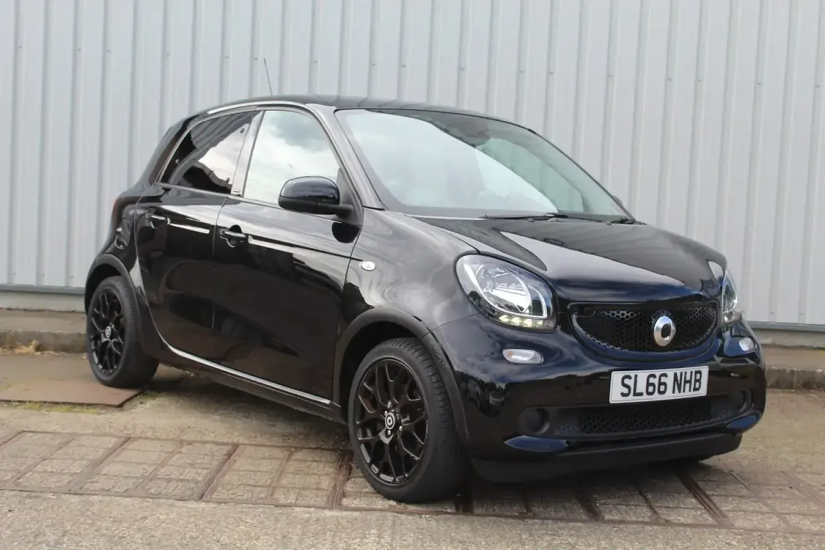 Used Smart ForFour Edition Black 71 HP (52 kW) 2016 Black Hatchback
