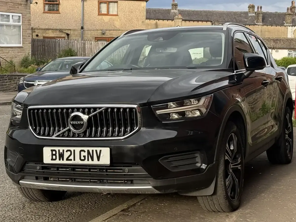 Used Volvo XC40 Inscription 211 HP (155 kW) 2021 Black SUV