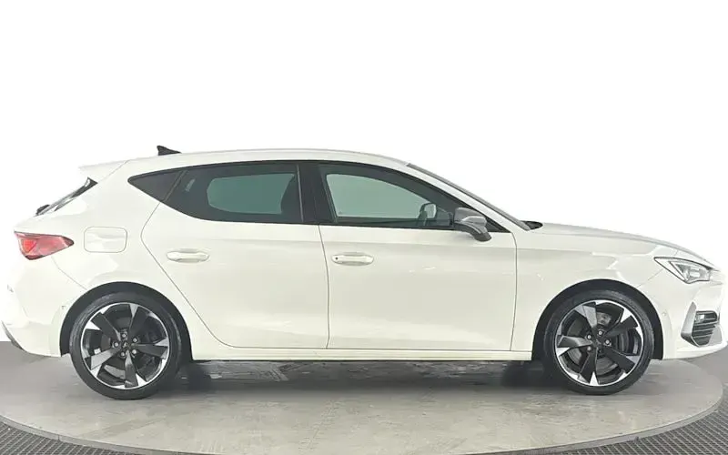 Used Cupra Leon VZ1 310 HP (228 kW) 2023 White Hatchback