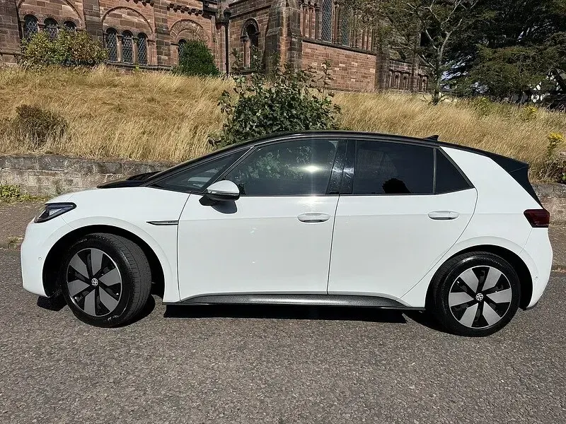 Used VW ID.3 Pro Performance 150 kW (204 HP) 2022 White Hatchback